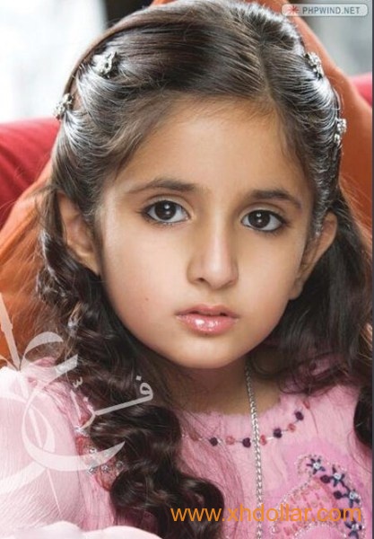 绝世容颜与梦幻建筑：迪拜奢华之谜