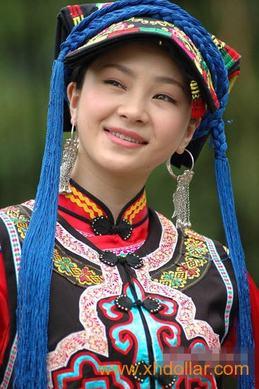 天仙妹妹，2005年被网友冠以天仙MM称号，成为网络名人。 当年天仙妹妹被网友发掘的帖子一经发出，就被国内外千万网友自发疯狂转帖，天仙MM的名字出现在所有的中文网站上。