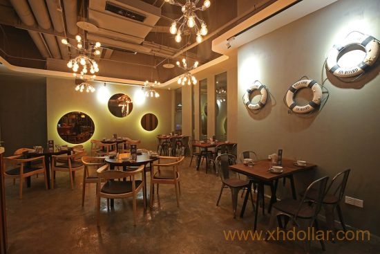 乐记提供温暖舒适的用餐空间