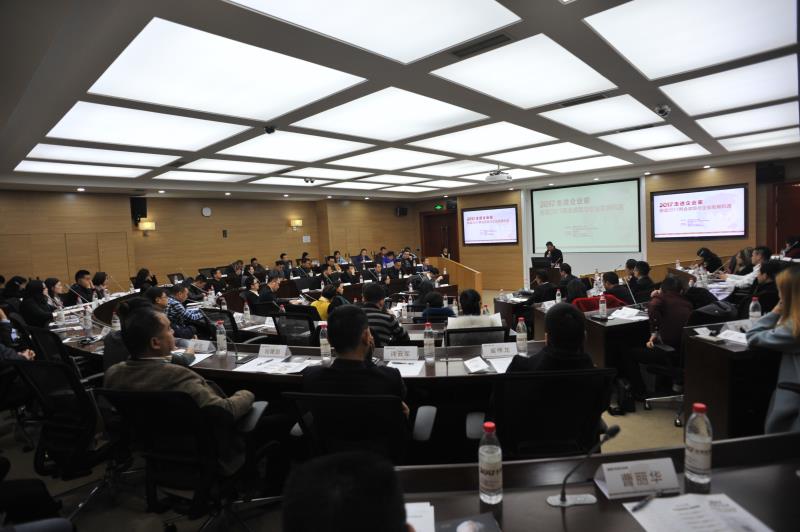 掘金“两会”投资机遇 宜信财富发力全球配置