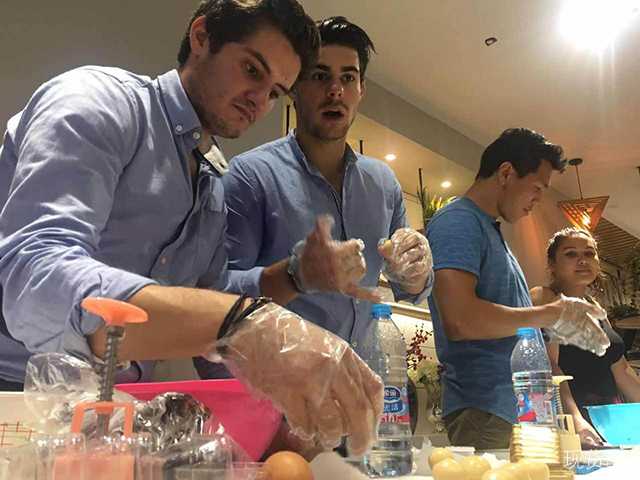 “歪果仁”过中秋 能感受中国味么？